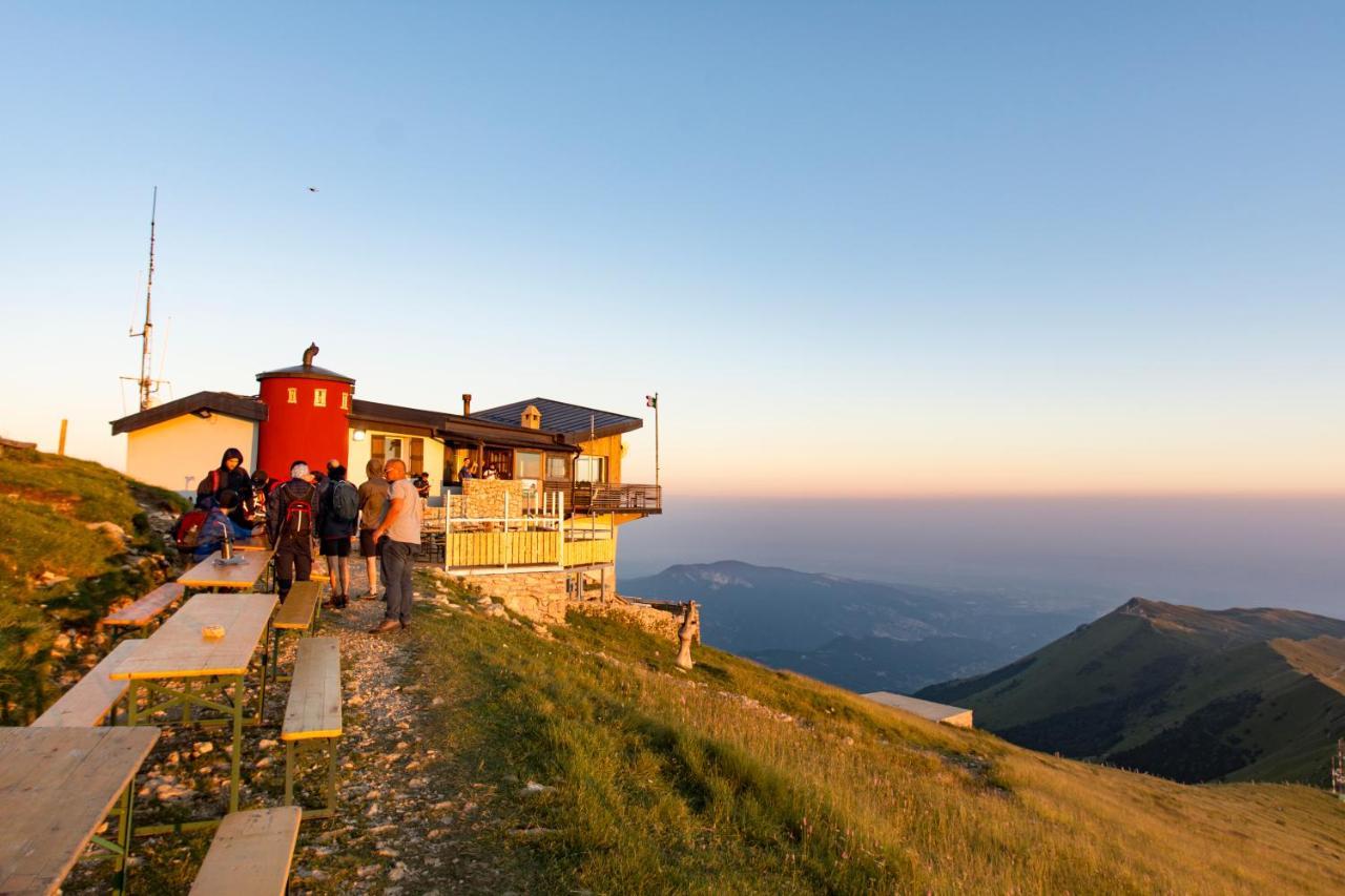 Rifugio Chierego - 1911M Hotel Brenzone sul Garda Bagian luar foto